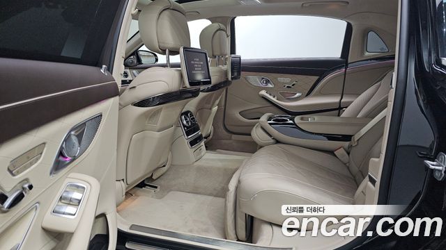 Mercedes-Benz S-Class 2017 — photo 11