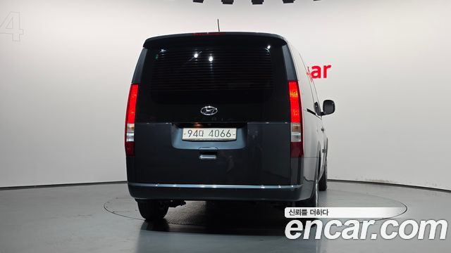 Hyundai Staria 2022 — photo 4