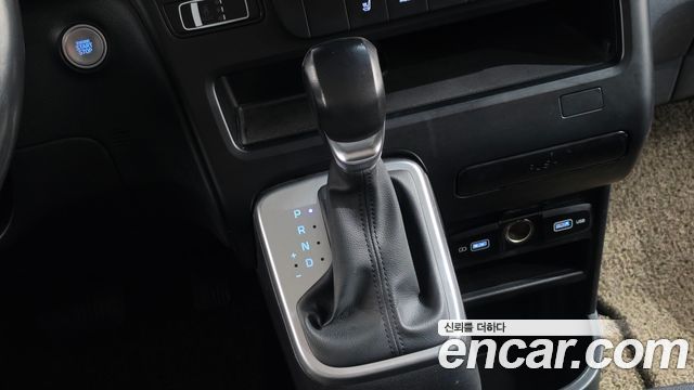 Hyundai Staria 2022 — photo 12