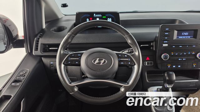 Hyundai Staria 2022 — photo 18