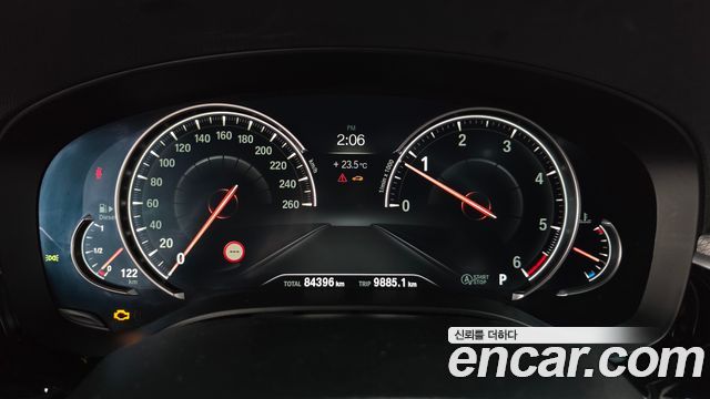 BMW 5-Series 2017 — photo 8