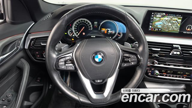 BMW 5-Series 2017 — photo 14