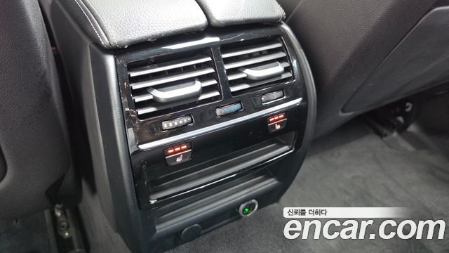 BMW 5-Series 2017 — photo 19