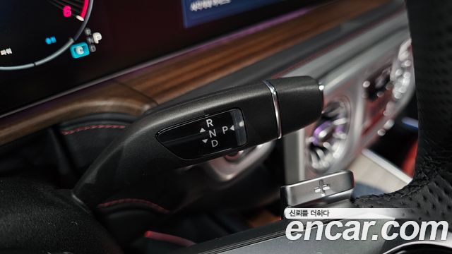 Mercedes-Benz G-Class 2026 — photo 12