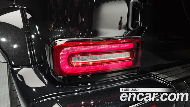 Mercedes-Benz G-Class 2026 — photo 9