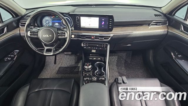 Kia K5 2023 — photo 10
