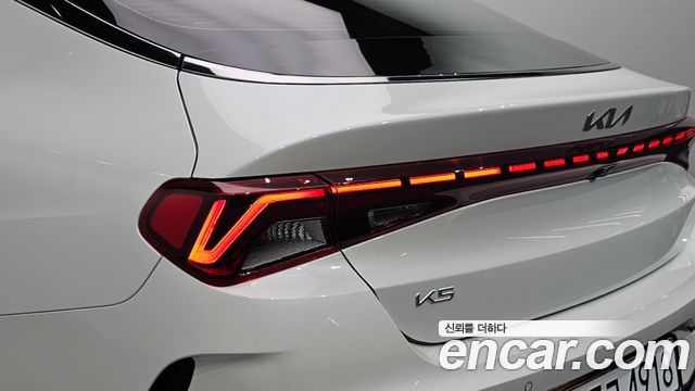 Kia K5 2023 — photo 9
