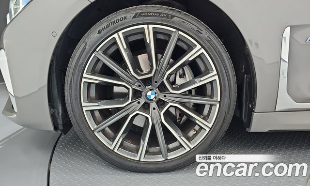 BMW 7-Series 2021 — photo 5