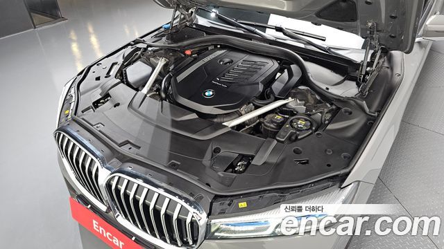 BMW 7-Series 2021 — photo 6