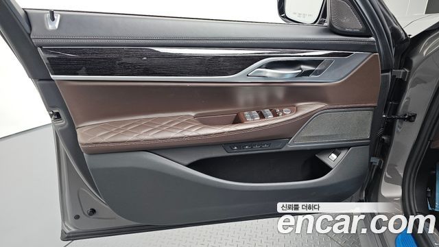 BMW 7-Series 2021 — photo 14