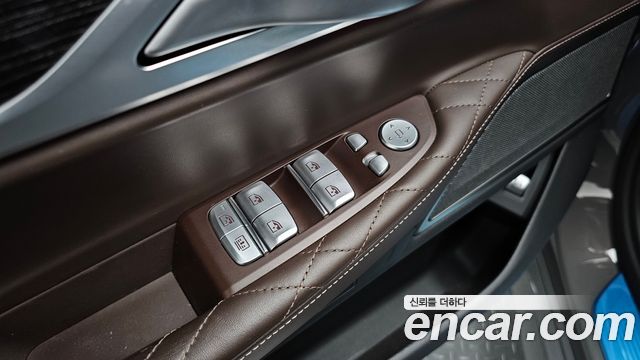 BMW 7-Series 2021 — photo 28