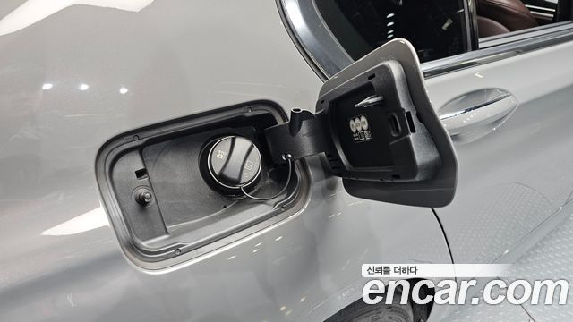 BMW 7-Series 2021 — photo 38