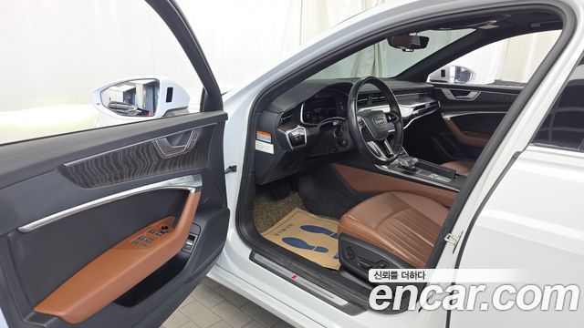 Audi A6 2021 — photo 13