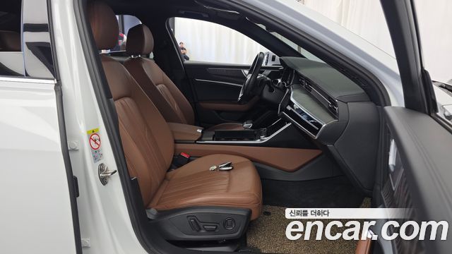 Audi A6 2021 — photo 17