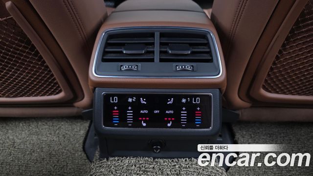 Audi A6 2021 — photo 25