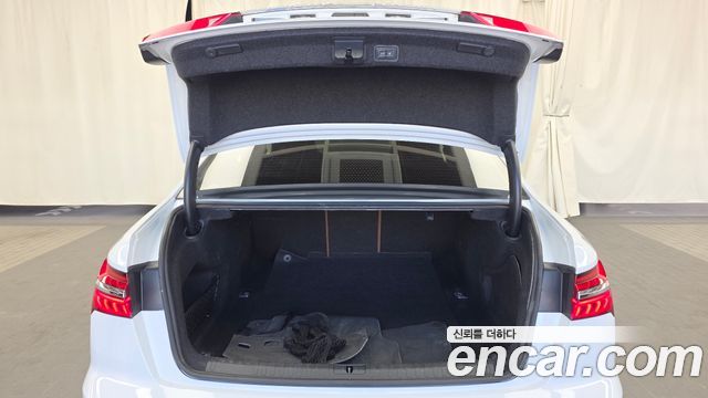 Audi A6 2021 — photo 26