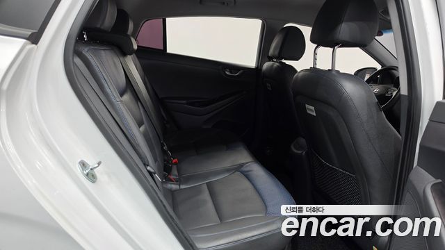 Hyundai Ioniq 2016 — photo 12
