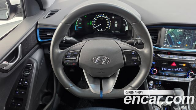 Hyundai Ioniq 2016 — photo 13