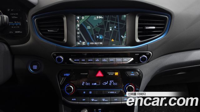Hyundai Ioniq 2016 — photo 14
