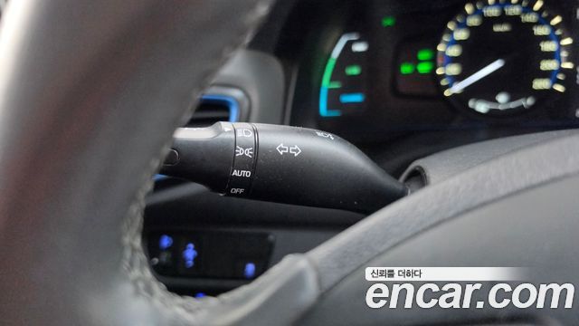 Hyundai Ioniq 2016 — photo 16