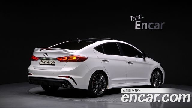 Hyundai AVANTE 2017 — photo 2