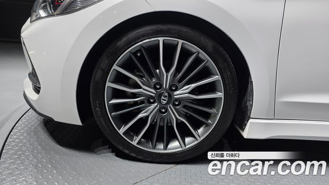 Hyundai AVANTE 2017 — photo 5