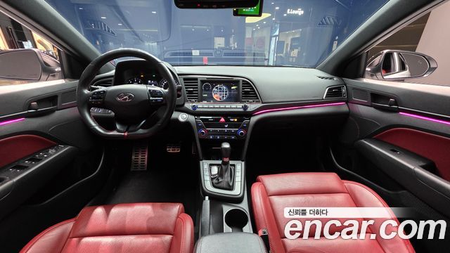 Hyundai AVANTE 2017 — photo 10
