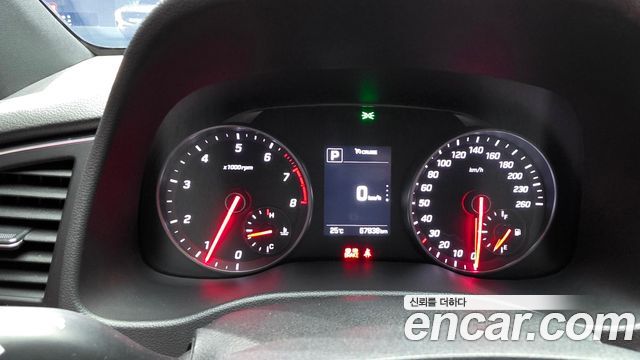Hyundai AVANTE 2017 — photo 11