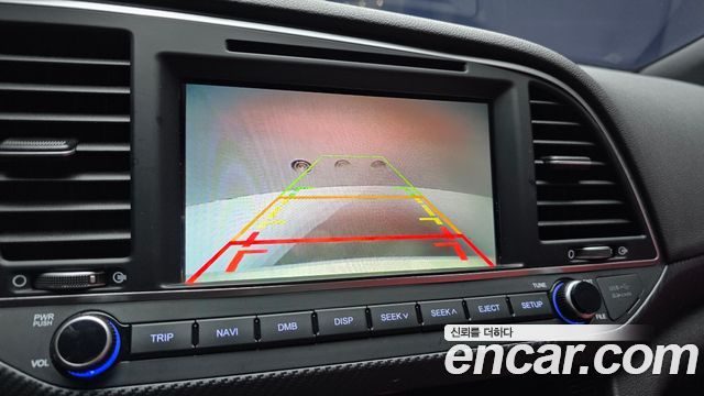 Hyundai AVANTE 2017 — photo 19