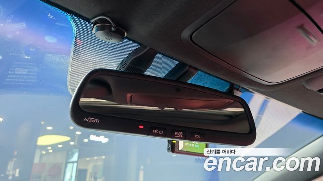 Hyundai AVANTE 2017 — photo 24