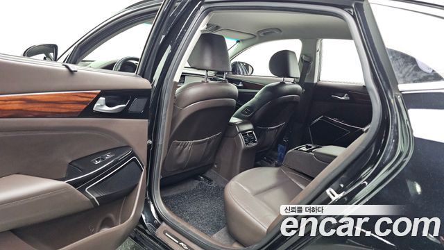 Kia K7 2016 — photo 11