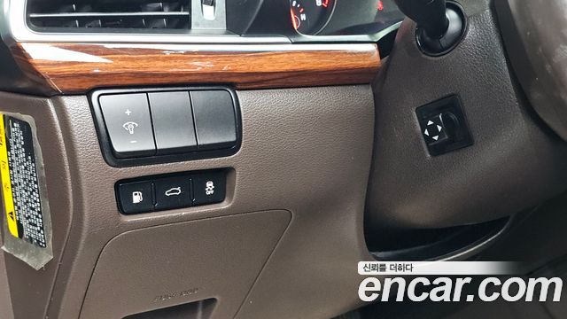 Kia K7 2016 — photo 13