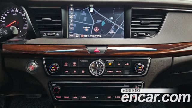Kia K7 2016 — photo 15