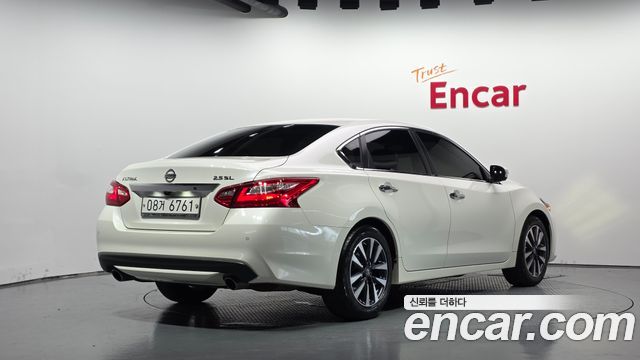 Nissan Altima 2017 — photo 2