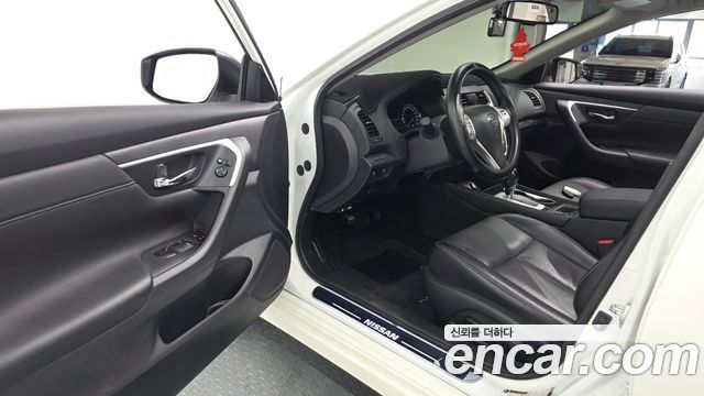 Nissan Altima 2017 — photo 10