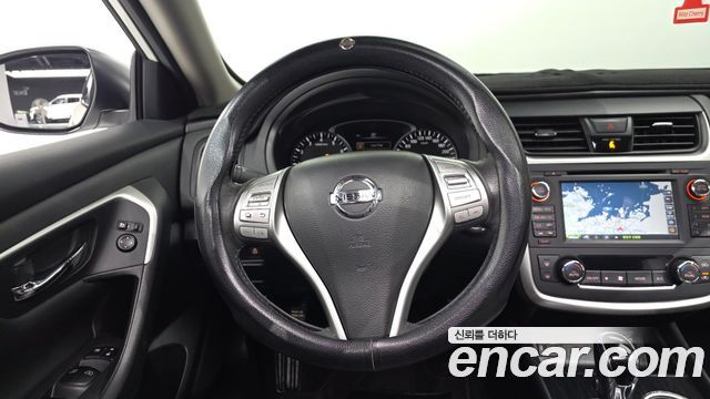 Nissan Altima 2017 — photo 12