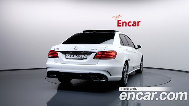 Mercedes-Benz E-Class 2014 — photo 4