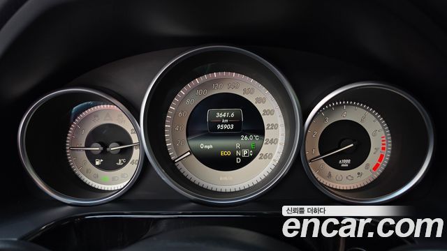 Mercedes-Benz E-Class 2014 — photo 8