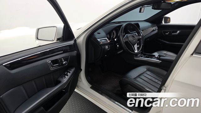 Mercedes-Benz E-Class 2014 — photo 10