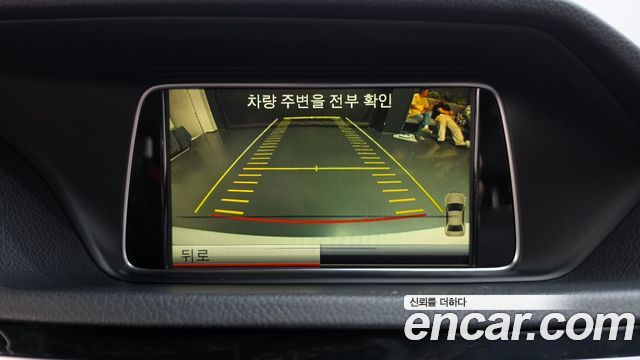Mercedes-Benz E-Class 2014 — photo 15