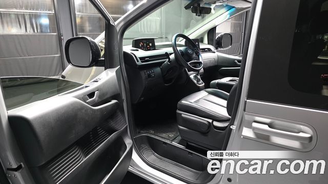 Hyundai Staria 2022 — photo 13