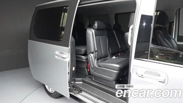 Hyundai Staria 2022 — photo 18