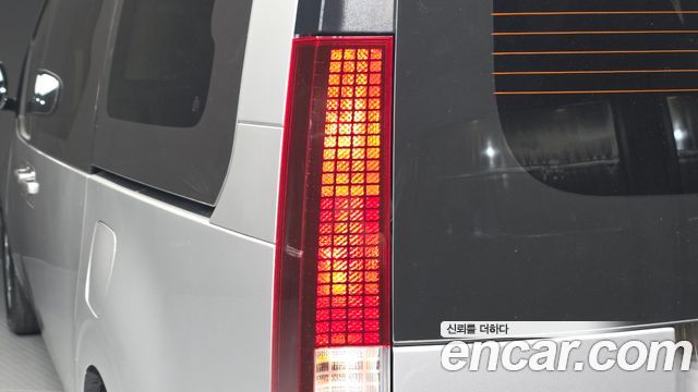 Hyundai Staria 2022 — photo 9
