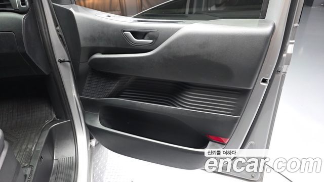 Hyundai Staria 2022 — photo 14