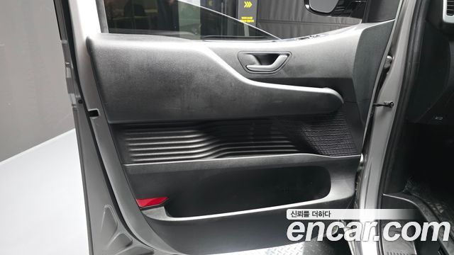 Hyundai Staria 2022 — photo 15