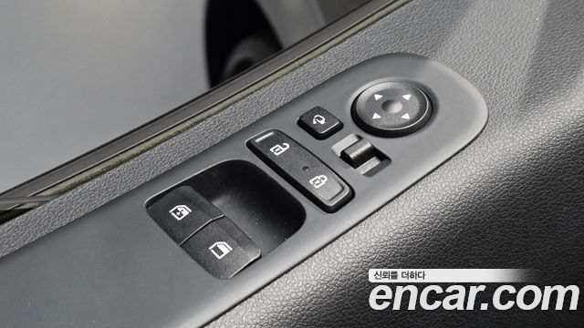 Hyundai Staria 2022 — photo 28