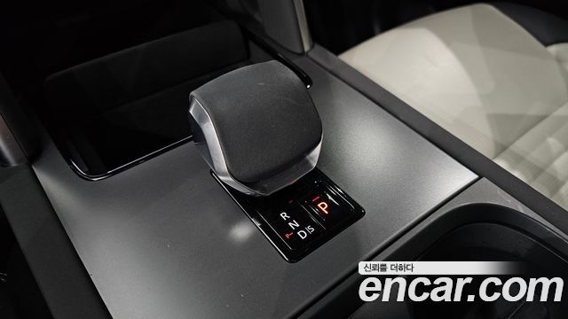 Land Rover Discovery Sport 2025 — photo 12