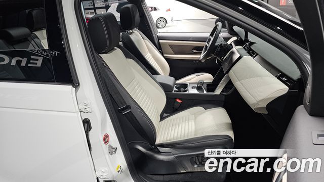 Land Rover Discovery Sport 2025 — photo 16