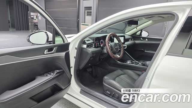 Kia K5 2023 — photo 10