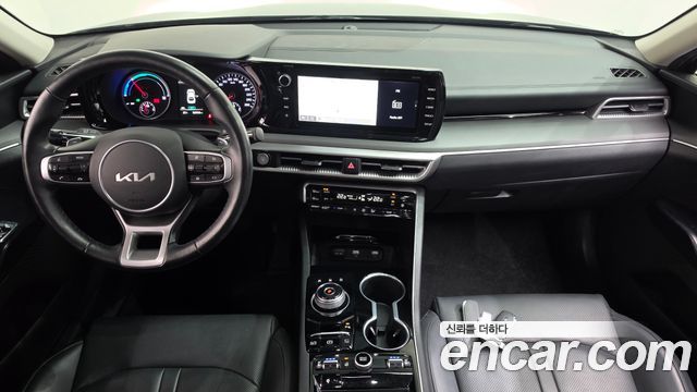 Kia K5 2023 — photo 10